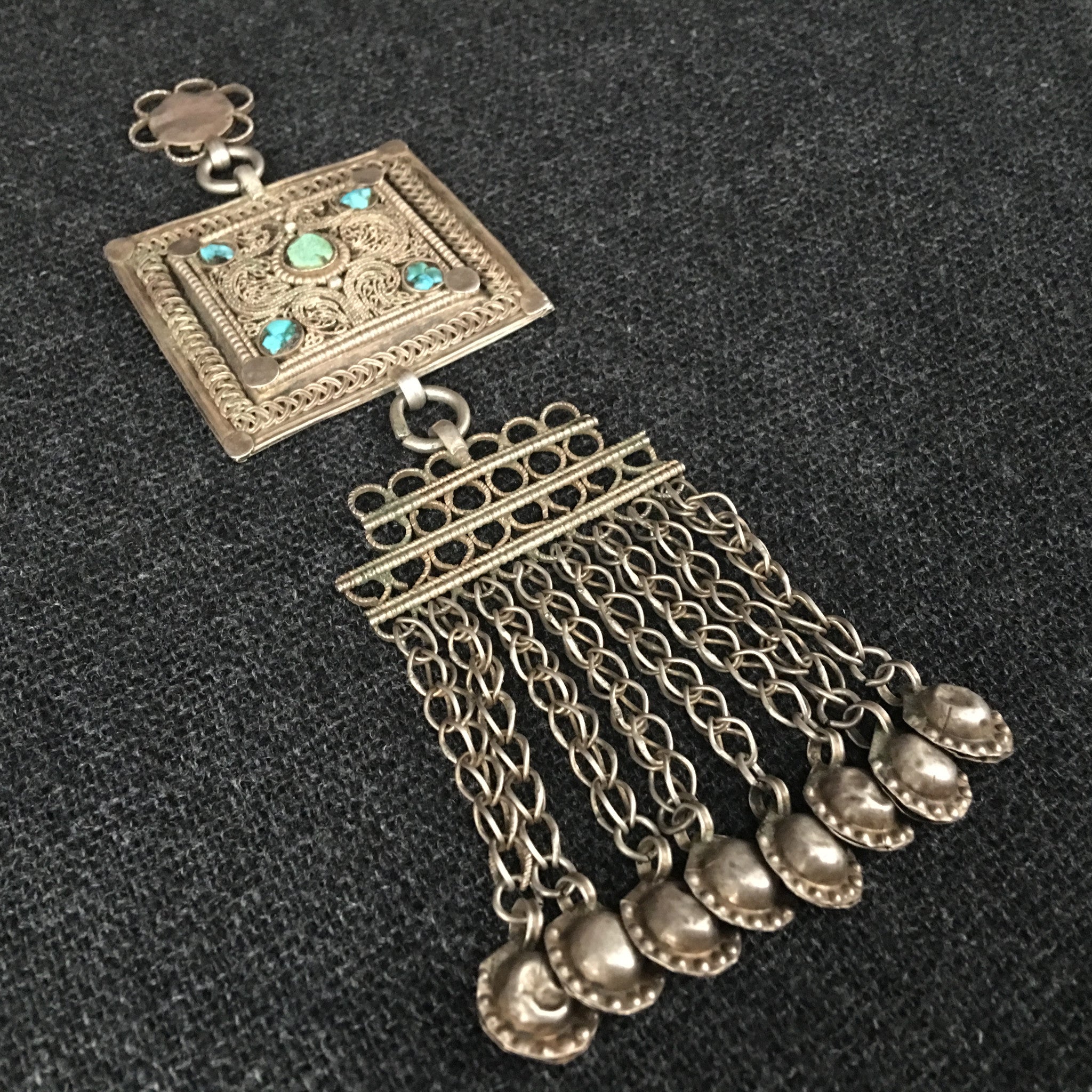  Magibeads 16Pcs Turquoise Connector Charms Alloy Western Charms  Tibetan Style Flat Round Oval Charms Chandelier Pendants Antique Silver  Retro Stone Charms for Jewelry Making
